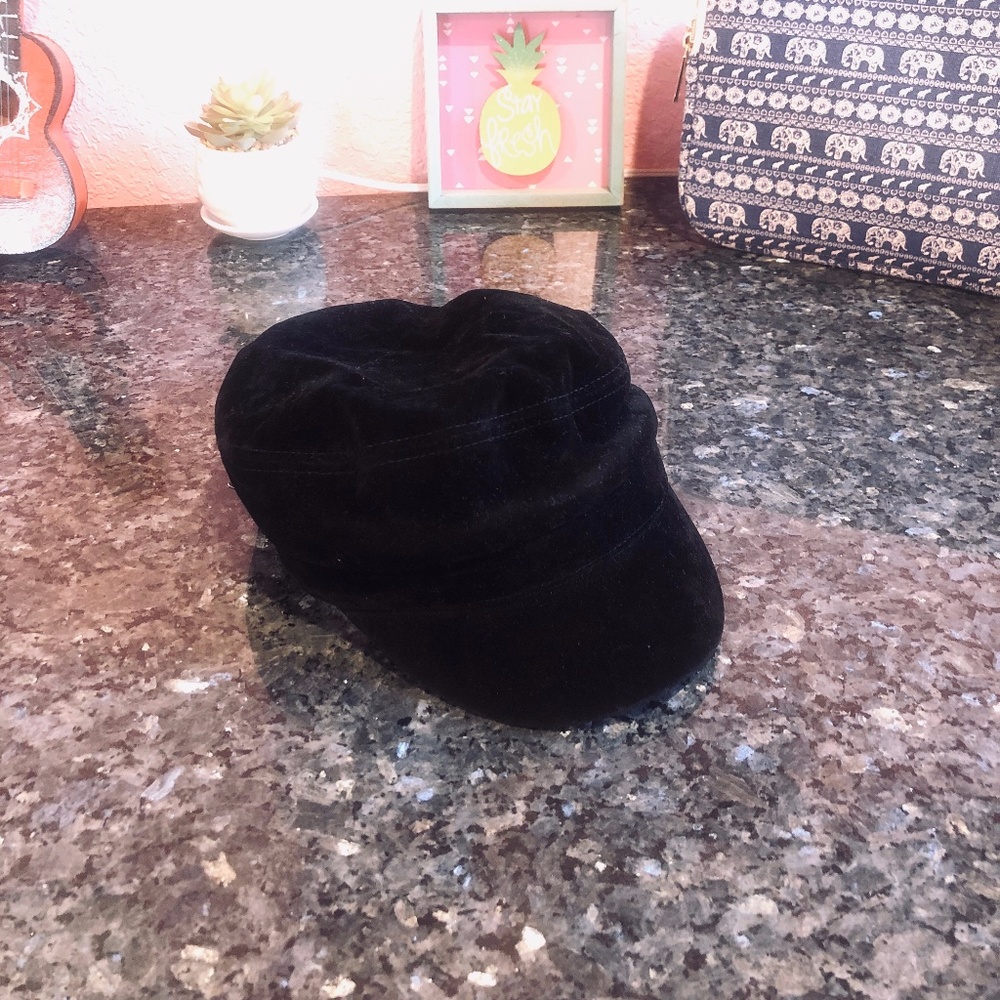 New Black Velvet Nine West Hat
